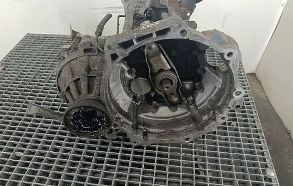 Volkswagen Golf V Manual 5 speed gearbox GQQ