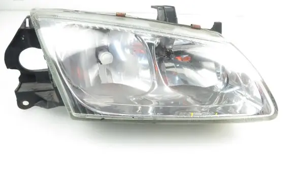 Nissan Almera N16 Headlight/headlamp 215188R