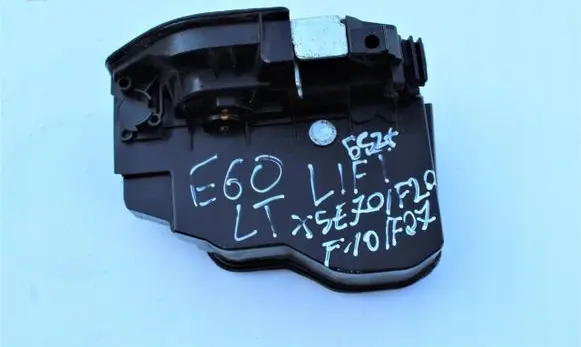 BMW 5 E60 E61 Front door lock 7202147