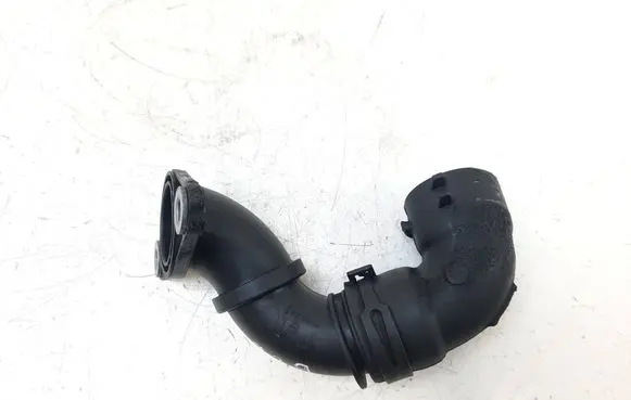 Opel Vivaro Engine coolant pipe/hose 147134852R