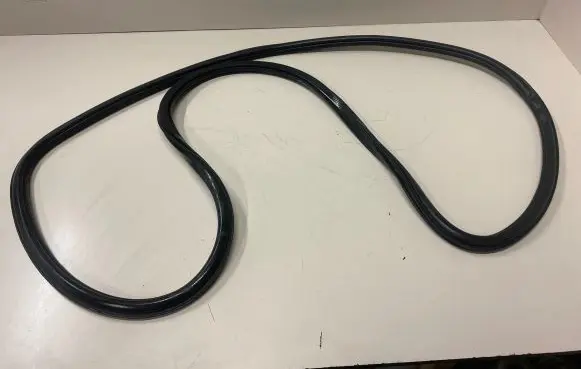 Volkswagen Polo V 6R Front door rubber seal 
