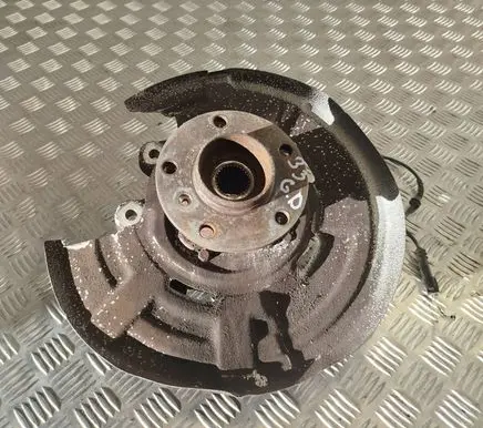 BMW 6 F06 Gran coupe Rear wheel hub spindle/knuckle 