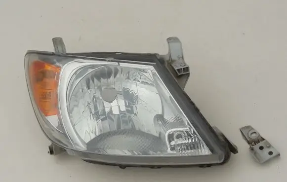 Toyota Hilux (AN10, AN20, AN30) Headlight/headlamp 81110-0K080