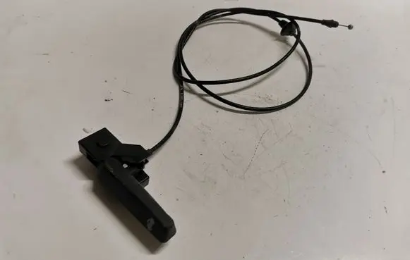 Engine bonnet/hood lock release cable