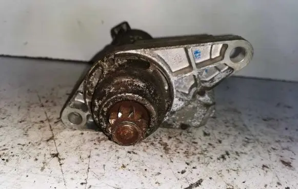 Volkswagen Golf V Starter motor 02T911023S 0705062596 D6GS12