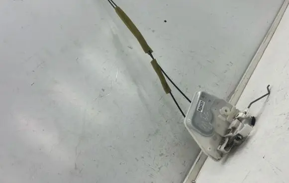 Mazda 6 Front door lock 