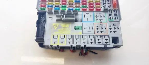 Opel Zafira A Fuse box set 24431677 24412497