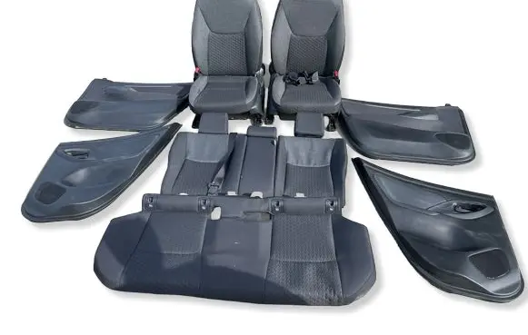 Toyota Yaris Cross Seat set 