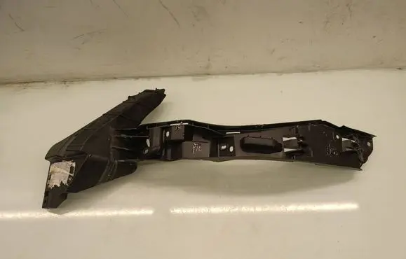 Volkswagen Touareg I Front bumper mounting bracket 