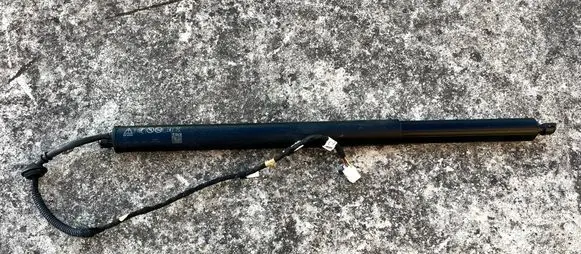 Jeep Avenger Tailgate strut 52233110