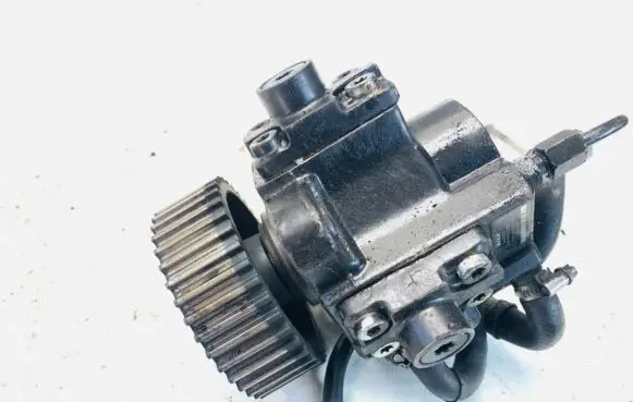 Opel Astra H Fuel injection high pressure pump 0445010097 0379277