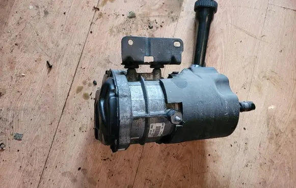 Peugeot 308 Power steering pump 9684979180 A0015321 GEP58C