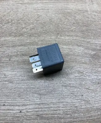 Volkswagen Golf IV Other relay 141951253B V23134B52X227