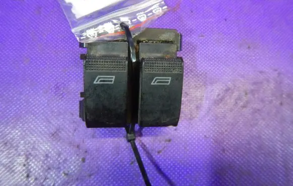 Audi A3 S3 8L Quarter vent window switch 8L0959851