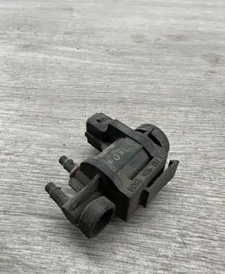 Volkswagen Golf III Turbo solenoid valve 1H0906283A