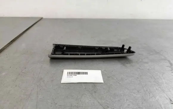 Audi Q2 - Front door handle cover 81a867586