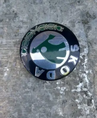 Skoda Felicia II Original wheel cap 5JA601151a