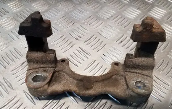 Volkswagen Touareg I Rear brake pad spring 