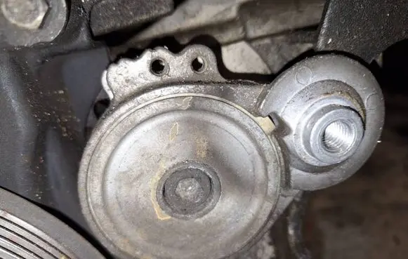 Citroen Berlingo Generator/alternator belt tensioner