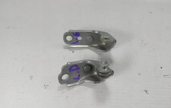 Ford Focus Loading door hinge set 