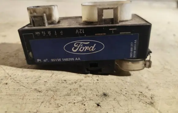 Coolant fan relay