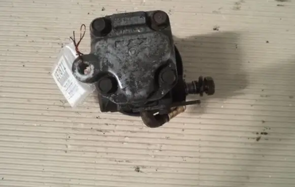 Mitsubishi Space Wagon Power steering pump