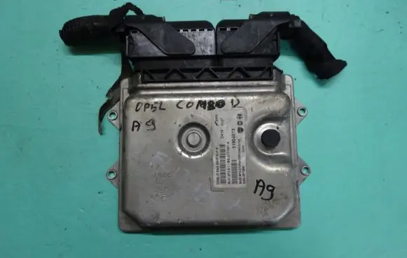 Opel Combo D Engine control unit/module 51904073