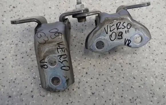 Toyota Verso Front door hinge set 