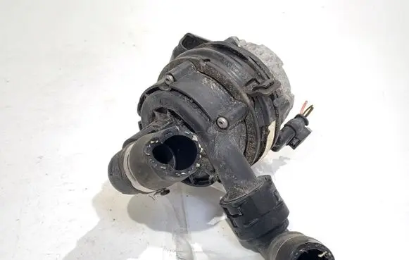Mercedes-Benz GLC AMG Oil filter mounting bracket 0392024050
