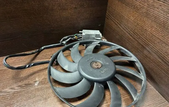 Volvo XC70 Electric radiator cooling fan 4F0959501 4F091050