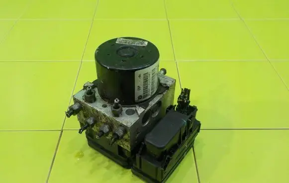 Chrysler Grand Voyager V ABS Pump P04721601AI 18AB19