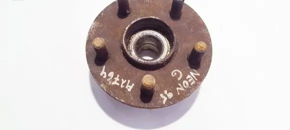 Chrysler Neon I Rear wheel hub