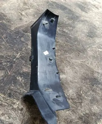 Ford Courier Rear/tail light trim molding ET7613N552ACW