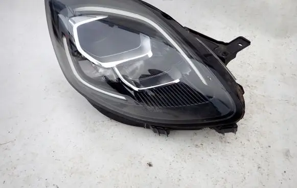 Ford Puma Headlight/headlamp