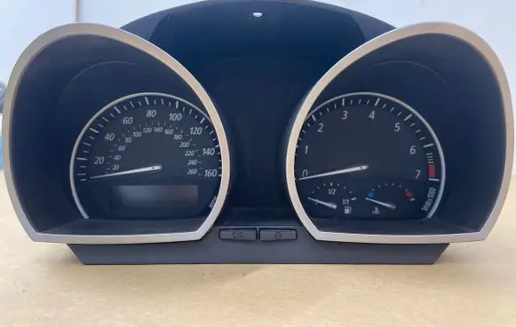 BMW Z4 E85 E86 Speedometer (instrument cluster) 25811510 695767701 102425032