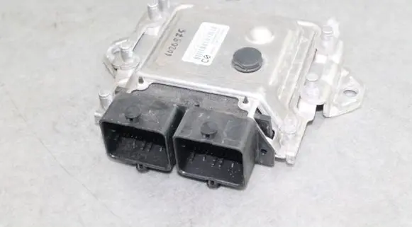 Nissan Pixo Engine control unit/module 3392068K01 0261S04260