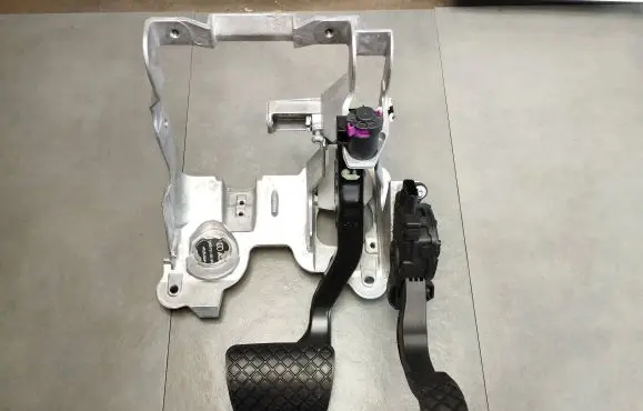 Audi A5 Sportback 8TA Brake pedal bracket assembly 8K1721117