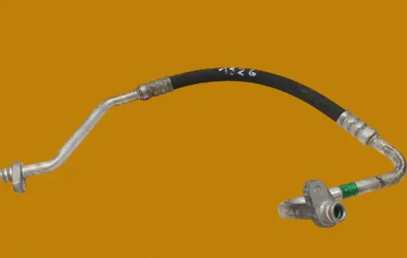 Peugeot 107 Air conditioning (A/C) pipe/hose