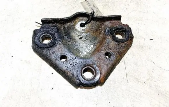 Ford Fusion Engine mounting bracket