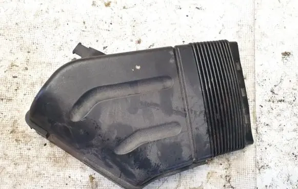 Audi A4 S4 B5 8D Air intake hose/pipe 8e0129617