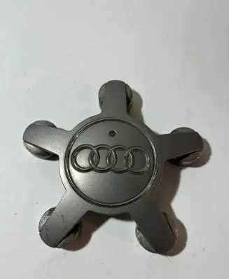 Audi A6 S6 C6 4F Original wheel cap 4F0601165