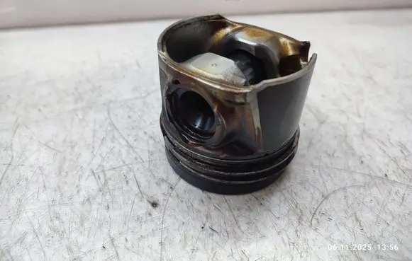 Mercedes-Benz E W212 Piston 