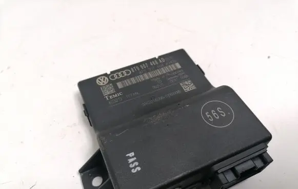 Audi A5 8T 8F Gateway control module 8T0907468AD