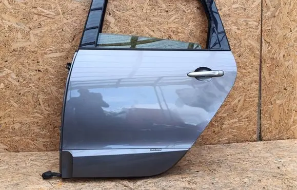 Rear door