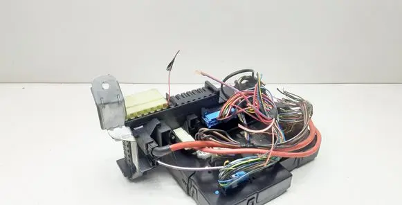 Mercedes-Benz C W204 Fuse module 2049001102 2045458932 2129022702