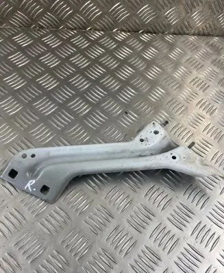 Audi Q5 SQ5 Fender mounting bracket 8r0821136