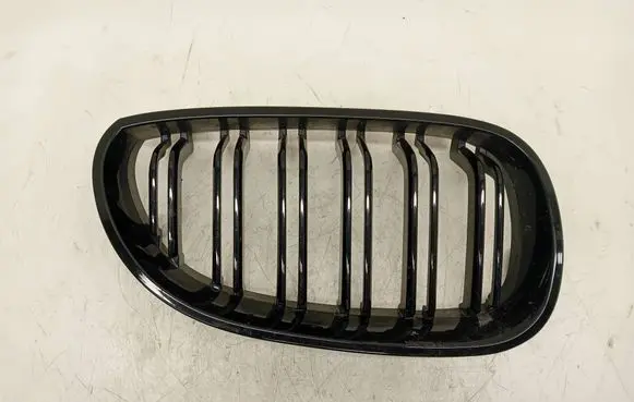 BMW 5 E60 E61 Front bumper upper radiator grill