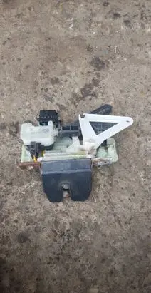 Volvo V70 Tailgate/trunk/boot lock/catch/latch 30753829