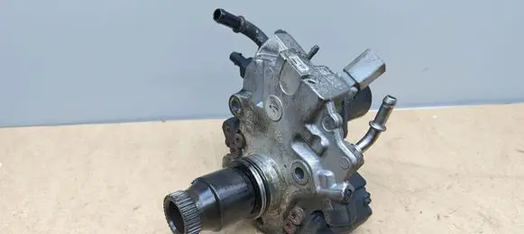 Mercedes-Benz C W204 Fuel injection high pressure pump A6510701201