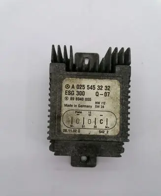 Mercedes-Benz Vaneo W414 Coolant fan relay A0255453232 898940000